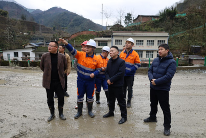 馬邊縣縣委常委、總工會主席徐澤星一行赴蜀能礦產(chǎn)三號礦山調(diào)研督導(dǎo)節(jié)后復(fù)工復(fù)產(chǎn)工作