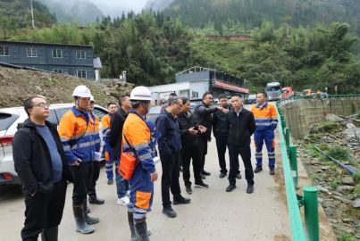 馬邊縣委常委、總工會主席徐澤星赴蜀能礦產三號礦山調研項目建設工作